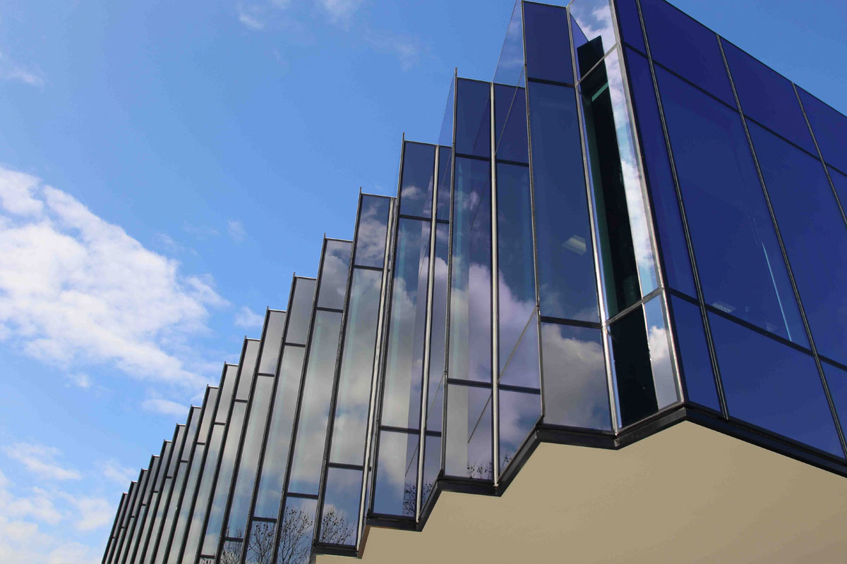 Localizado na Austrália, o Caribbean Park conta com as estruturas envidraçadas de vidro duplo e algumas com proteção solar.