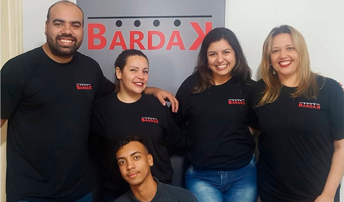 Equipe Bardak acessórios e ferragens para vidro