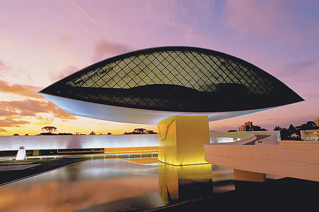 MUSEU OSCAR NIEMEYER
