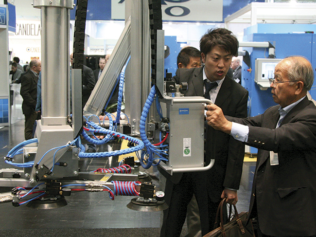 A suíça Bystronic ressaltou a parceria com a alemã Hegla na área de vidro