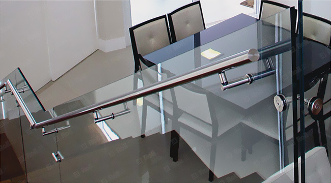 Guarda-corpo Quant com corrimão Elite