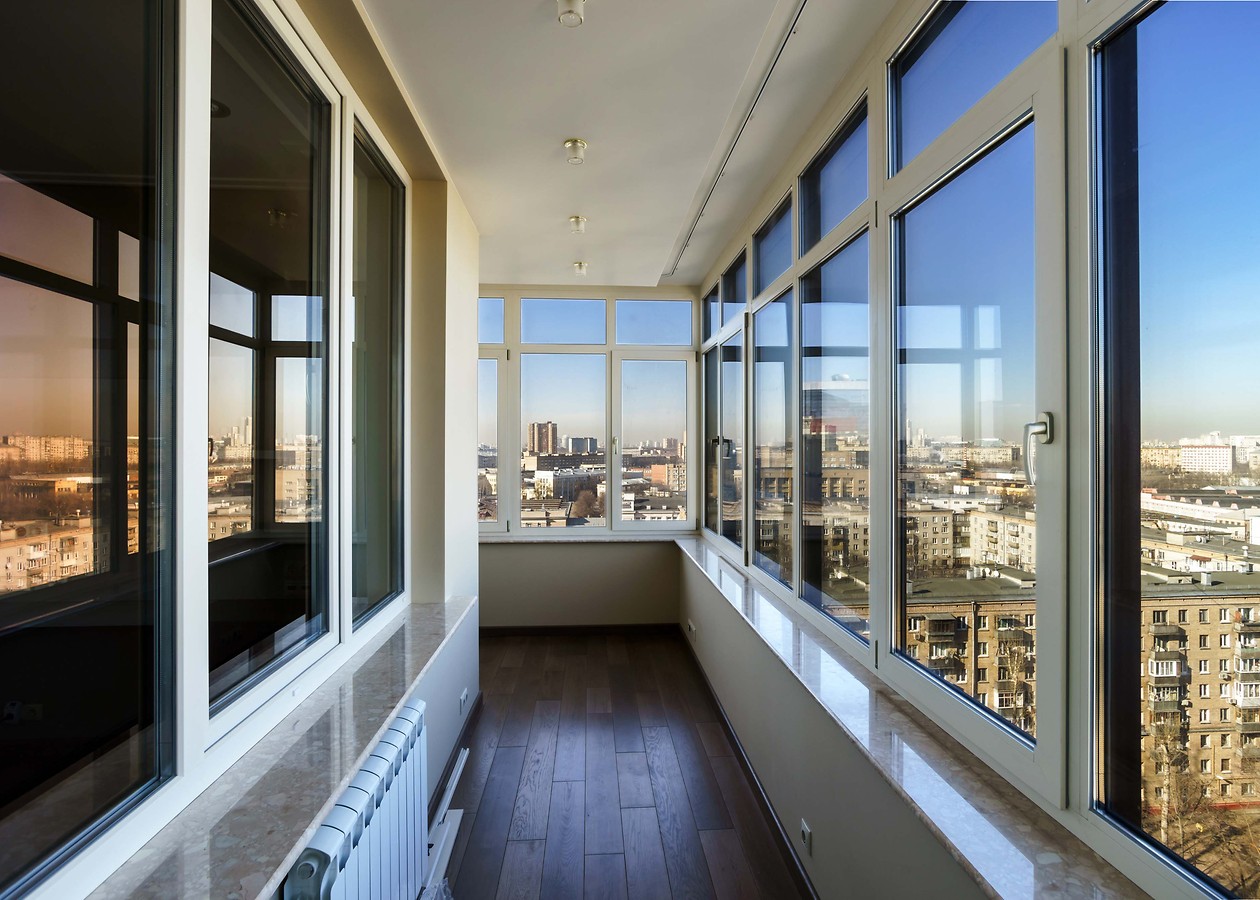 vidro duplo insulado grandes janelas prédio comercial