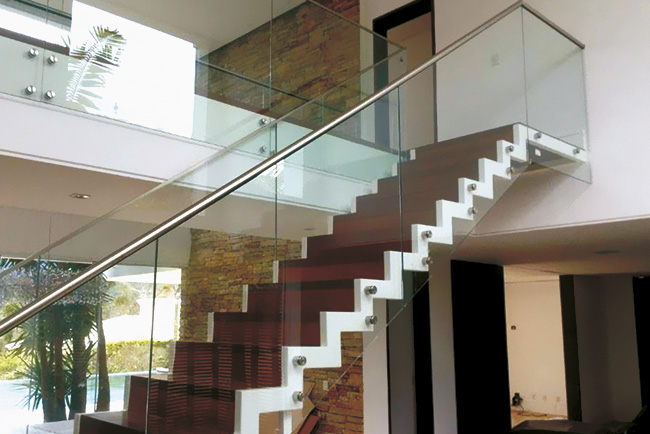 sistemas de corrimão para vidro da WR Glass